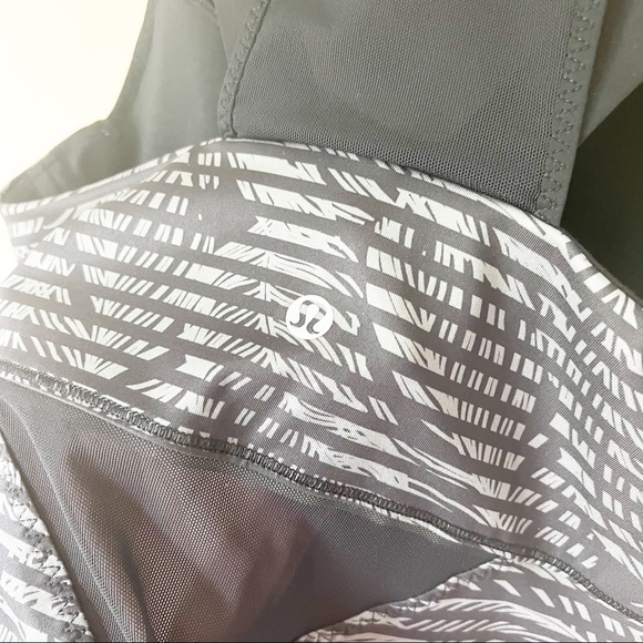 Lululemon Running In The City Tank Stripe Play Slate Black 8 - Picture 11 of 13